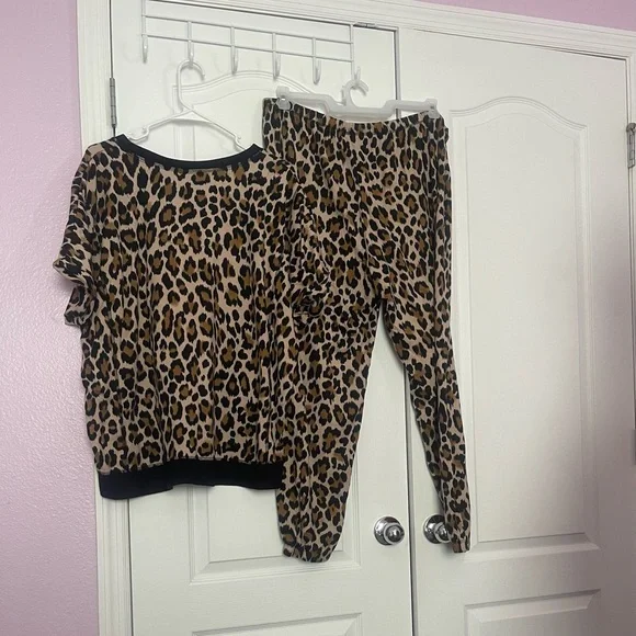 Secret Treasures Size 2X (18W-20W) Animal Print Loungewear Set Black Brown - Picture 2 of 4